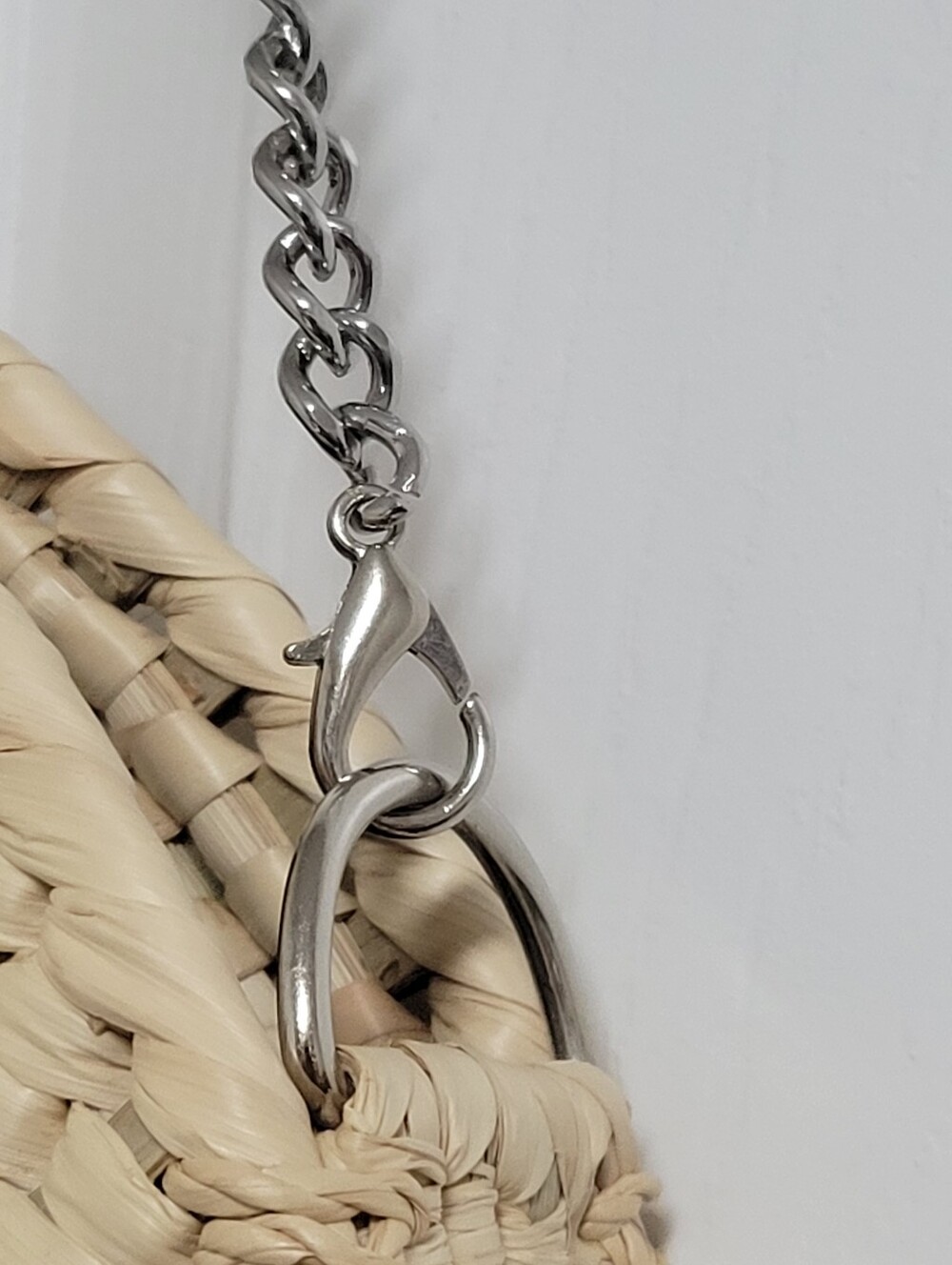 Alma Woven Half-Moon Straw Clutch - Natural. - Picture 14 of 15